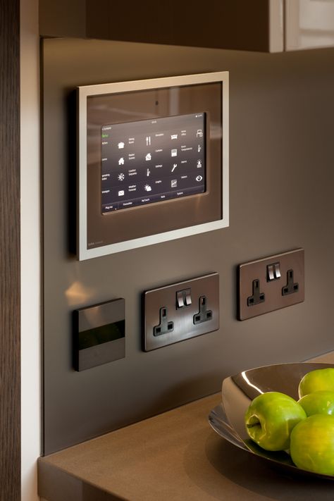 Modern Smart Home Interior, Modern Technology Art, Luxury Smart Home, Smart Home Interior Design, Modern Switches And Sockets, Interior Design Technology, Electrical Switches Modern, Smart Home Design Interiors, Smart Home Ideas Technology