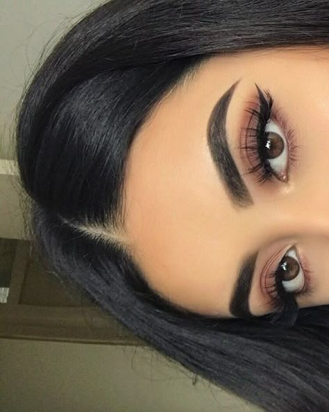 Make Up Diy, Stile Kylie Jenner, Eyeliner Tips, Neutral Makeup, Pinterest Makeup, Vintage Makeup, Makeup Goals, Her Eyes, Makati