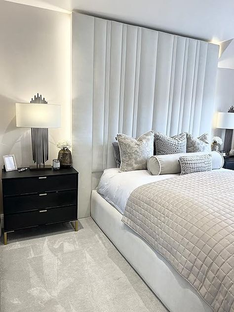 Top Influencer Picks for Home White Aesthetic House, White Gold Bedroom, House Uk, Luxury Room Bedroom, Classy Bedroom, Decorating Ideas For The Home, Room Redesign, Redecorate Bedroom, Luxury Rooms