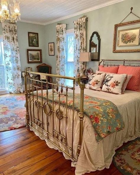 Bedroom Aesthetic Cozy, Cottage Interiors, Farmhouse Bedroom Decor, Country Bedroom, Spare Bedroom, With Mom, January 20, Master Bedrooms Decor, Bedroom Aesthetic