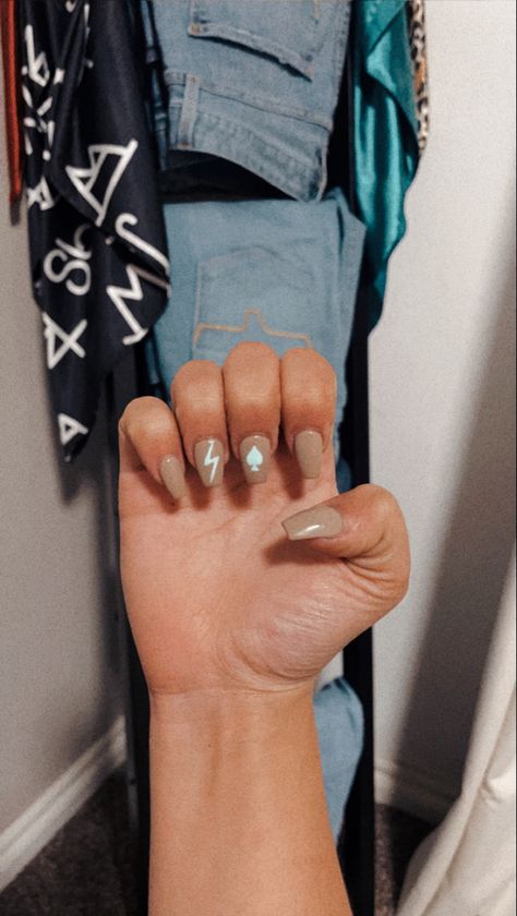 Morgan Wallen Acrylic Nails, Western Themed Nail Ideas, Simple Punchy Nails, Punchy Cowgirl Nails, Western Style Nails Acrylic, Punchy Nails Acrylic, Western Sns Nails, Western Brand Nails, Summer Western Nail Ideas