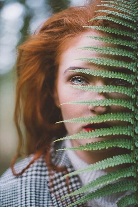 portrait ideas - face partially obscured by foliage | 2019-10-16 Creative Self Portraits, Portrait Photography Tips, Conceptual Photo, Dark Portrait, Art Photography Portrait, Pose Fotografi, Creative Photoshoot Ideas, Photography Inspiration Portrait, Self Portrait Photography