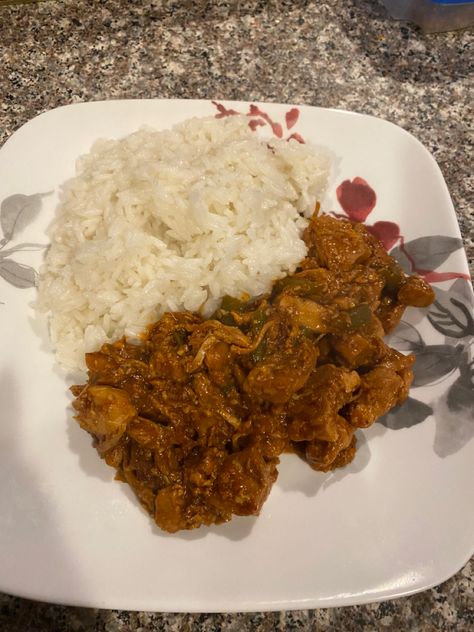 Crockpot orange chicken served with jasmine rice Crockpot Orange Chicken, Orange Chicken Crock Pot, Orange Chicken, Jasmine Rice, Healthy Meals, Chicken Dinner, Food Lover, Cooking Recipes, Rice