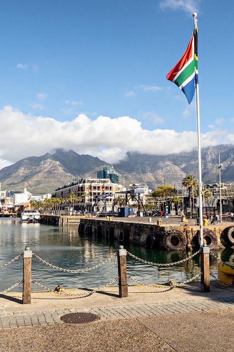 How to Spend 3 Days in Cape Town, South Africa | Urban Pixxels Travel Cape Town, Cape Town City, Africa Holiday, Australia Visa, Cape Town South Africa Safari, Bokaap Cape Town, V&a Waterfront, Boulder Beach, Work Abroad