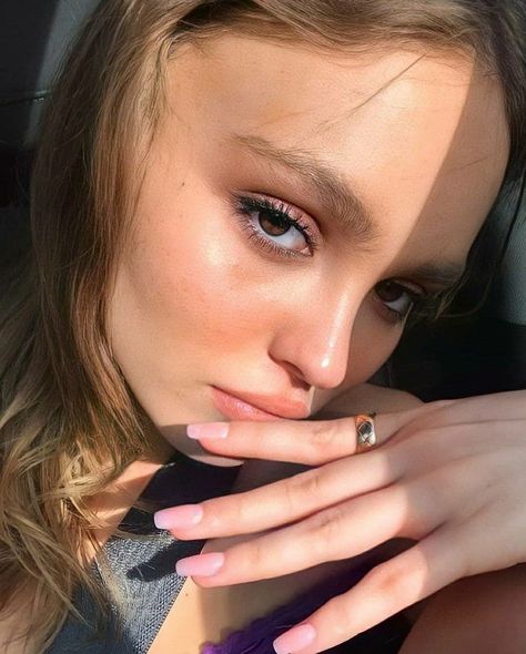 #90sbabe #thatgirl #postitfortheaesthetic #summerfeed #lessiswore10 #springaesthetic #summeraesthetic #aestheticfeed #pinterestgirl #pinterestfeed #pinterestinspo #whatsurgirlwearing #wiwtoday… Plus Lily Rose Depp Mother, Dior Nail Polish, Lily Depp, Lily Rose Depp, Miss Dior, Lily Rose, French Girl, Reading List, Makeup Inspo