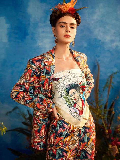 Frida Kahlo X SHEIN Floral & Figure Graphic Bandana | SHEIN USA Frida Kahlo Outfit, Mexican Dresses, Bandana Scarf, Apparel Accessories, Mood Board, Vogue, My Style, Free Shipping, Floral