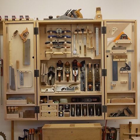 Mike Pekovich Woodworking Tool Cabinet, Tool Storage Cabinets, Woodworking Tools Storage, Antique Woodworking Tools, Woodworking Tools Workshop, Essential Woodworking Tools, Cabinet Plans, Woodworking Storage, Boho Styl