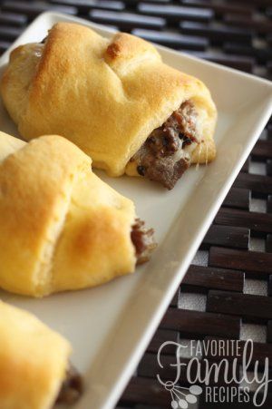 Appetizers For Party Cold, Pillsbury Ideas, Cheesy Crescent Rolls, Pilsbury Recipes, Pillsbury Crescent Roll Recipes, Crescent Roll Appetizers, Savory Appetizers, Sauteed Onions, Cheesesteak Recipe