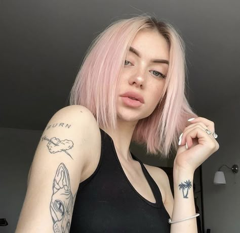 Look Rose, Hair Inspo Color, Cut And Color, Pink Hair, Aesthetic Girl, Hair Goals, Girl Tattoos, Hair Trends, Hair Inspo