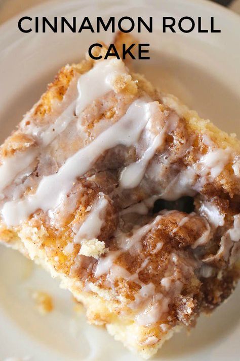 Heavenly Cinnamon Roll Cake Delight, Cinnabon Cinnamon Roll Cake Six Sisters, Cinnabon Cinnamon Rolls Cake, Cinnamon Roll Breakfast Cake, Cinnamon Roll Pecan Cake, Coffee Cake Cinnamon Roll, Breakfast Cake Recipes Easy, Homemade Cinnamon Roll Cake, Big Mama Cinnamon Roll Cake