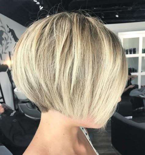 50 Brand New Short Bob Haircuts and Hairstyles for 2019 - Hair Adviser Bob Shag, Tousled Layers, Very Short Bob, Kort Bob, Short Bob Cuts, Marshmallow Frosting, Layered Bob Short, Layered Bob Haircuts, Shaggy Bob