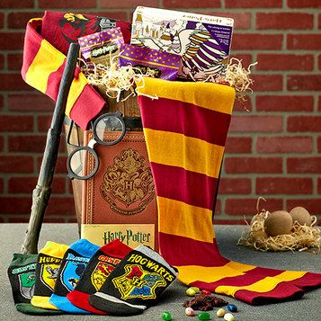 All You Need for a Harry Potter Easter Basket! Easter Pagan Holiday, Harry Potter Easter Basket, Easter Pagan, Harry Potter Gift Basket, Purple Easter Basket, Harry Potter Birthday Cards, Harry Potter Valentines, Auction Gift Basket Ideas, Chocolate Frogs