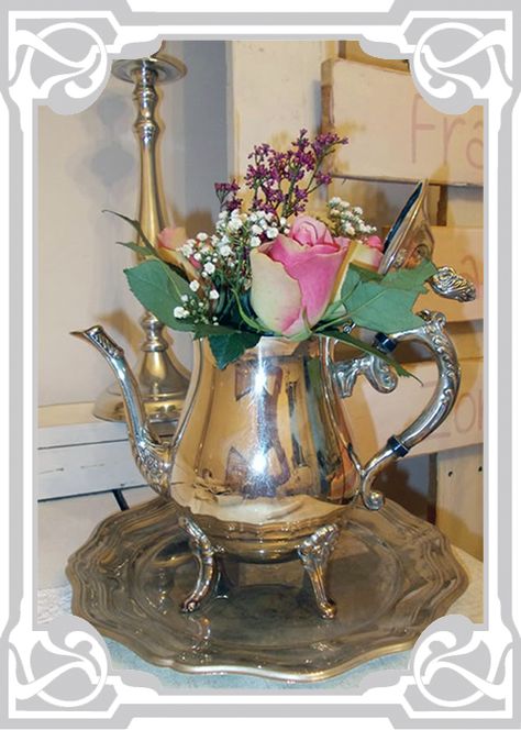 Flowers in silver teapots Decorating With Silver Pieces, Paintings Of Roses, Teapot Decorations, Backyard Garden Party, Tea Picnic, Tea Party Centerpieces, Valentine Decor Ideas, Fancy Tea, Tea Bridal Shower