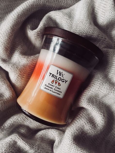 Woodwick Candle Aesthetic, Corn Candle, Candy Corn Candles, Woodwick Candle, Smell Nice, Boo Basket, Caramel Candy, Candle Aesthetic, Wood Wick Candles