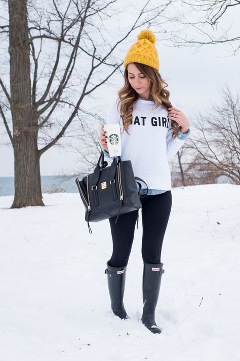 La Petite Noob: OOTD - That Girl in Joe Fresh Black Boots Winter Outfit, Outfits With Boots Winter, Sweatshirt Outfit Winter, Hunter Boots Outfit, Leggings Outfit Winter, Black Hunter Boots, Sweatshirt Refashion, Winter Boots Outfits, Black Hunter