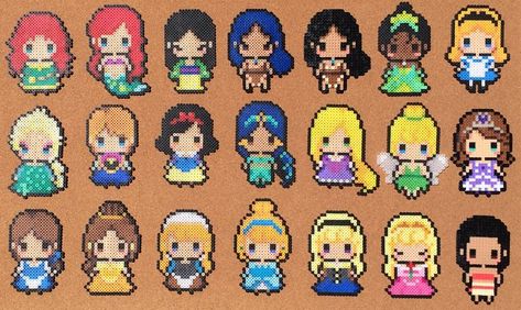 Princess Perler Beads, Disney Princess Cross Stitch, Princess Cross Stitch, Hama Beads Disney, Perler Bead Designs, Modele Pixel Art, Pixel Beads, Fuse Bead Patterns, Art Perle