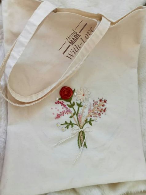 Random Hobbies, Hand Embroidered Tote Bag, Cloth Embroidery, Handmade Bouquets, A Bouquet Of Flowers, Embroidered Tote Bag, Hippie Look, Embroidered Tote, Embroidery Bags