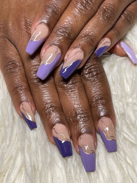 Monochromatic purple French manicure with metallic rose gold borders and accents. Purple And Gold Prom Nails, Dark Purple And Gold Nails, Purple Nail Sets, Purple And Gold Nails Designs, Gold And Purple Nails, Purple Gold Nails, Purple Prom Nails, Purple And Gold Nails, Mama Nails