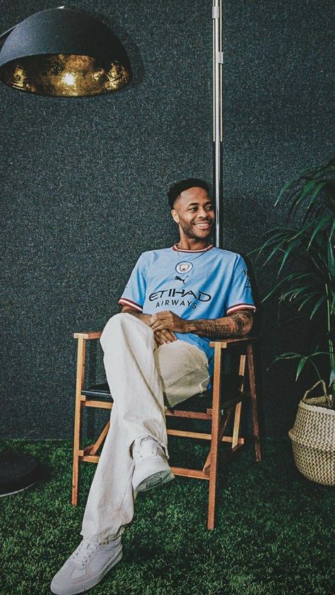 Manchester City Jersey, Football Jersey Outfit, Raheem Sterling, Manchester City Football Club, Basketball Photography, Street Fashion Men Streetwear, City Outfits, Jersey Outfit, Vintage Jerseys