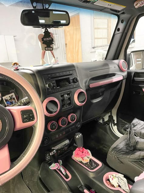 Black Car Interior Decor, Good First Cars, Decorated Car Interior, Decorated Car, Pink Car Accessories, Car Interior Diy, Barbie Car, Hello Kitty Car, Car Things