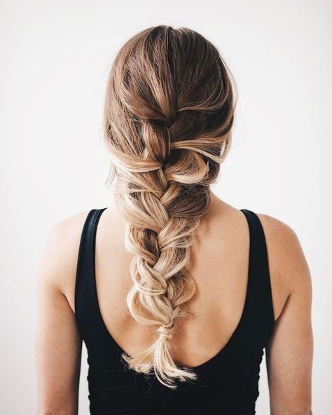 big loose braid Loose Braids Hairstyles, Loose Braid Hairstyles, Loose Braid, Trendy We Fryzurach, Fishtail Hairstyles, Beyonce Hair, Braided Hairdo, Luxy Hair, Loose Braids