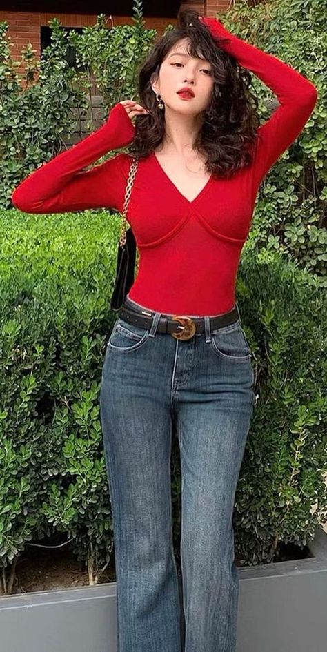 Red Casual Outfit, Inverted Triangle Outfits, Looks Jeans, Elegant Outfit Classy, Modesty Outfits, Stylish Summer Outfits, 90s Fashion Outfits, Casual Day Outfits, Backless Prom Dresses