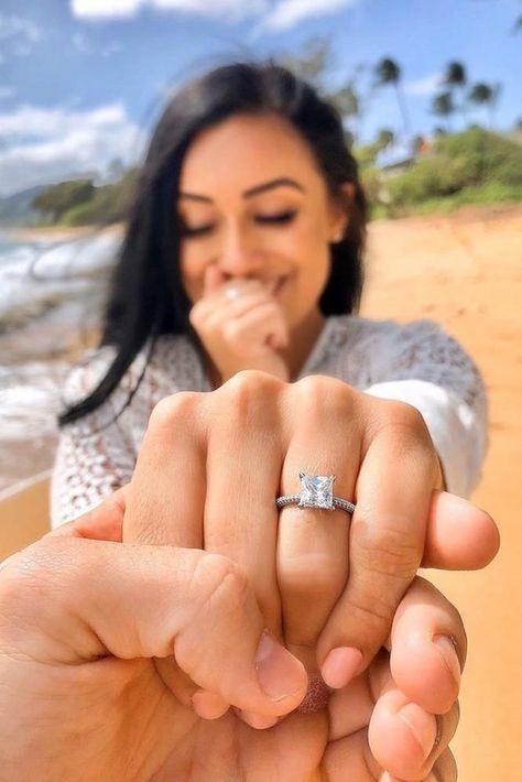 Best Proposal Ideas, Engagement Reveal, Married Photos, Ring Photoshoot, Engagement Pictures Beach, Engagement Announcement Photos, Unique Proposals, Best Proposals, Halo Wedding Ring