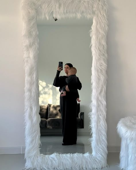 Boutique Mirror Ideas, Wavy Mirror Decor, Fuzzy Mirror, Fluffy Mirror, Fur Mirror, Decorate With Mirrors, Mirror Decorating Ideas, Cotton Mirror, Mirror Design Ideas