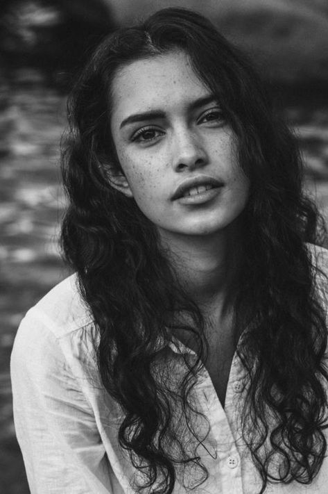 Beauty And Fashion Zoe Barnard, Frizzy Hair Tips, Brunette Ombre, Arctic Fox Hair Color, Hair Length Chart, Hair Color Streaks, Fashion Model Photography, Hair Quotes, Fairytale Photography