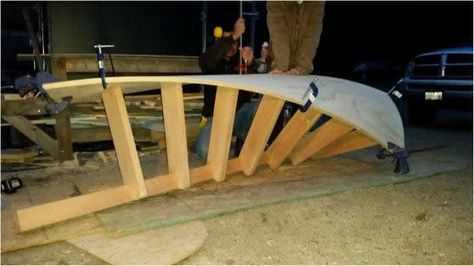 This is one way to build a spiralling staircase to get to your tiny house loft. This particular staircase design was used in this tiny house bed and breakfast. In the guide, you will get step-by-st… House Staircase Design, Tiny House Staircase, Tiny House Bed, Design Staircase, Loft Staircase, Tiny House Cottage, Tiny House Stairs, Tiny House Talk, Tiny House Storage