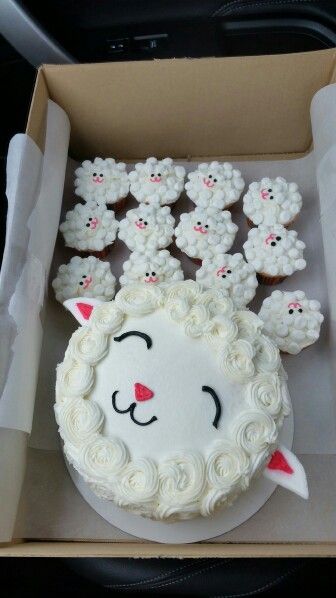 Lamb Cupcakes Sheep, Sheep Cupcake Cake, Lamb Party Theme, Lamb Cake Ideas, Sheep Cake Ideas, Little Lamb Baby Shower Ideas, Lamb Baby Shower Ideas, Lamb Baby Shower Cake, Sheep Cakes