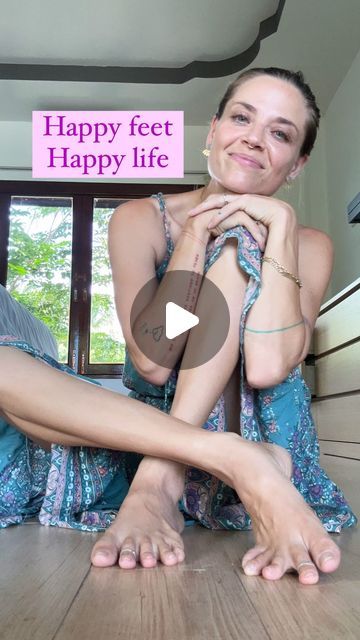 Julia Eda Shemesh on Instagram: "Happy feet, happy life.

If you’re feeling stiff and/or grumpy in the morning, do this:

1. Sit on floor
2. Circle ankles both directions
3. Massage soles of feet
4. Manually stretch toes
5. Connect hand palms to foot balls
6. Plug knees into armpits
7. Straighten knees any amount
8. Try it standing w gravity

📒 Comment GUIDE and I’ll send you my free Movement Medicine PDF and video tutorial that will reconnect you to your happy moving feet.

👣 Comment BASICS and I’ll send you more info about my upcoming Movement Medicine Basics program where I’ll guide you in building a strong foundation for your movement practice.

#feet #movement #practice #fascia #material #massage #space" Movement Medicine, Movement Practice, Feet Massage, Foot Stretches, Daily Stretches, Toe Straightener, Foot Exercises, Health Ideas, Fitness Exercises