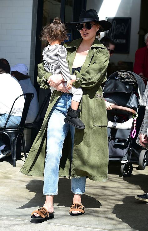 Splurge: Chrissy Teigen’s $690 Fendi Fur Pool Slides Fendi Slides Outfit, Fendi 2022 Spring Summer, Fendi Fur, Slides Outfit, Chrissy Teigen, Blouse Outfit, Romper Pants, Summer Fashion Outfits, Tank Shirt