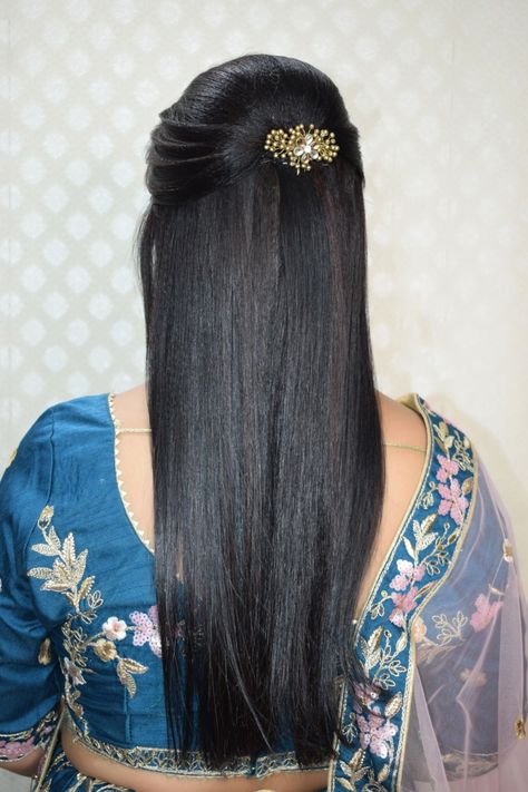 Hear Stail, Independence Day Photos, Hair Style On Saree, Bandhani Sarees, Beautiful Wedding Hair, Hair Styels, Hair Style Vedio, Long Indian Hair, Traditional Hairstyle