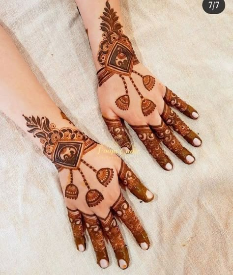 Simpal Mehandi Designs Easy, Simpal Mehandi Designs Back Hand, Sathiya Design Mehandi, Back Mehndi, Short Mehndi, Short Mehndi Design, Hand Mehendi, Legs Mehndi, Legs Mehndi Design