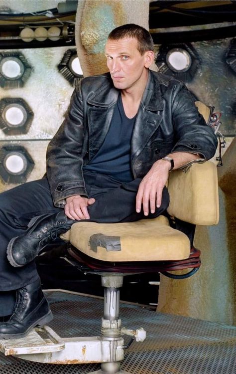 Dr Who Christopher Eccleston, Christopher Eccleston Doctor Who, Ninth Doctor Icon, Doctor Who 9, The Ninth Doctor, 9th Doctor, Doctor Who Wallpaper, Doctor Who 2005, Ninth Doctor