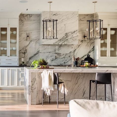 Ashley Stark Kenner on Instagram: “I am loving the idea of a seamless marble hood. Thinking of doing this for myself. Thoughts @tomlenovichdesign 📸 @shotify.ca • • • • •…” Kitchen Hoods, Kitchen Marble, Kitchen Inspiration Design, Counter Tops, Custom Home Builders, Luxury Kitchen, White Cabinets, Kitchen Style, My New Room