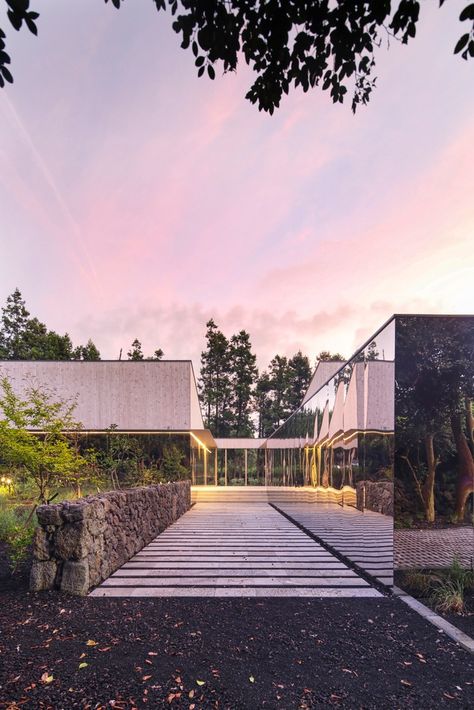 Gallery of Jeju Island Wedding Studio / Todot Architects and Partners - 11 Public Architecture, Wedding Studio, Landscape And Urbanism, Chicago Architecture, Cultural Architecture, Jeju Island, Education Architecture, Architecture Office, German Design