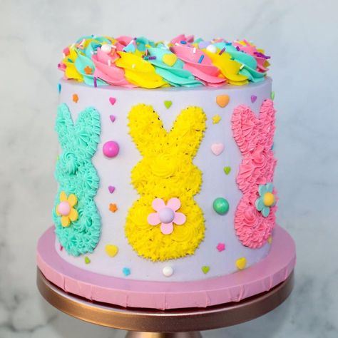 Easter Peeps Cake, Peeps Birthday Cake, Peeps Birthday Party, Easter Peep Cake, Peeps Party, Peep Cake, Easter Cake Designs, Easter Themed Cakes, Peeps Cake