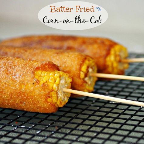 Batter Fried Corn-on-the-Cob Fried Corn On The Cob, Donut Pops, Cajun Kitchen, Lunch Foods, Savory Sides, Tummy Yummy, Carnival Food, Concession Food, Deep Fried Food