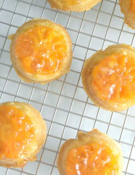 Clementine Upside Down Cakes - Herbs & Flour Desserts With Clementines, Clementine Dessert, Clementine Cake Recipe, Clementine Recipes, Clementine Cake, Upside Down Cakes, Orange Dessert, Individual Cakes, Cream Cakes