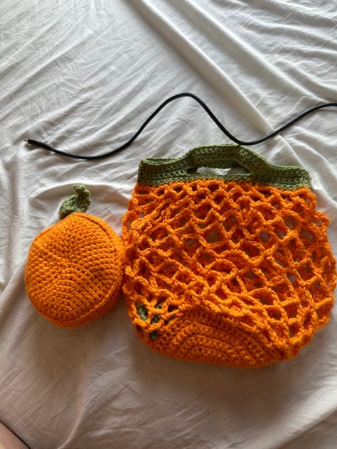 Orange Fruit Crochet Bag, Orange Yarn Projects, Produce Crochet Bag, Crochet Fruit Bags, Crochet Vegetable Bag, Orange Yarn Crochet Ideas, Crochet Home Accessories, Brown Crochet Projects, Orange Yarn Crochet Projects