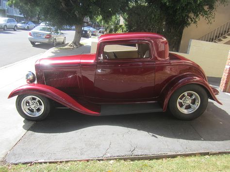 Street Rods Trucks, Street Rods For Sale, Chevy Hot Rod, Classic Cars Trucks Chevy, 32 Ford Roadster, Custom Classic Cars, 1932 Ford Roadster, Rat Rod Cars, Old Hot Rods