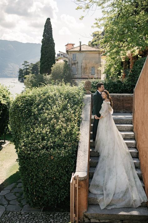 Monique Lhuillier Dress, Wedding On Lake, Orange Trees, Como Wedding, Bride Groom Photos, Vogue Wedding, Lake Como Wedding, Villa Wedding, Photos Inspo