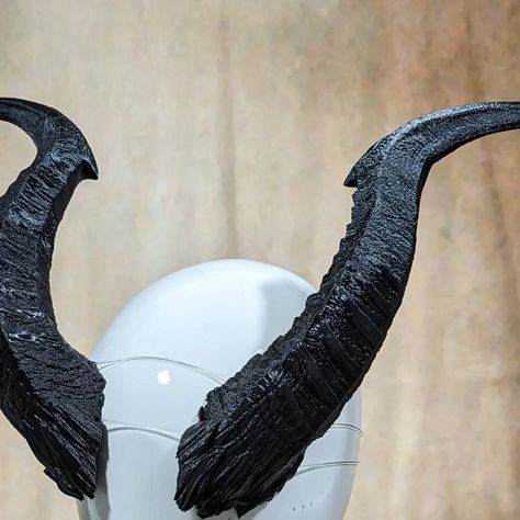 Chaos Costumes on Instagram: "The addition of the Alfira horns to my Baldur's gate collection is now available! I'm really pleased with how the texture turned out. Swipe to see me wearing them. Link in stories and bio." Demon Horns Cosplay, Ibex Horns, Fantasy Horns, Demon Cosplay, Costume Horns, Baldur's Gate, Maleficent, See Me, Face Art