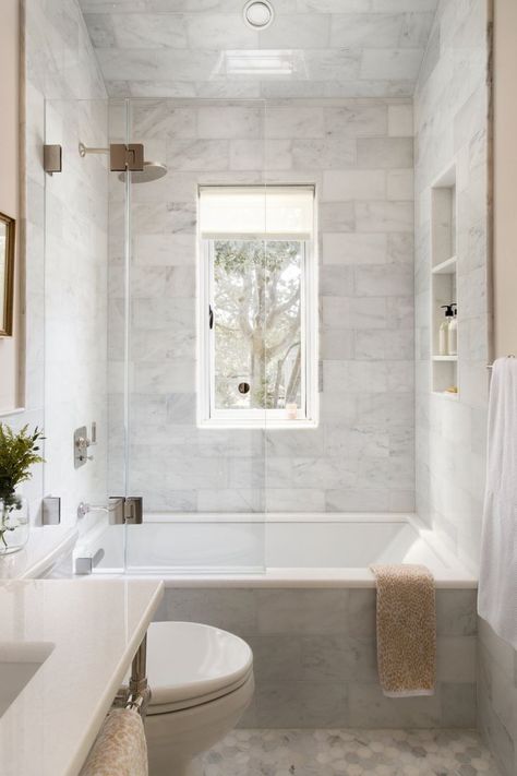 Bathroom Tub Shower Combo, Bathroom With Tub, Bathroom Tub Shower, Interior Design Minimalist, Bathroom Inspiration Modern, Small Bathroom Makeover, Bathroom Tub, Bathroom Remodel With Tub, Bathroom Remodel Designs