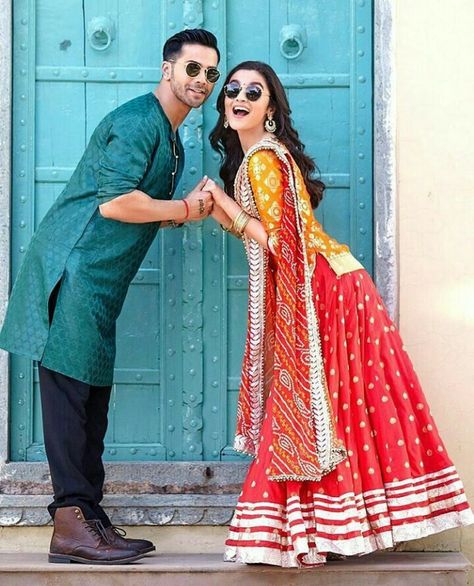 Varun Dhawan Alia Bhatt, Aaliya Bhatt, Alia Bhatt Varun Dhawan, Indian Dress Up, Alia And Varun, Indian Wedding Couple Photography, Indian Actors, Bollywood Couples, Pics Ideas