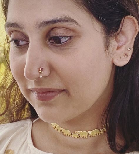 Nose Ring Aesthetic Stud, Nose Pin Designs Gold, Nose Pin Gold, Henna Chest, Nose Ring Designs, Nose Jewels, Rings To Make, Engagement Saree, Nose Ring Jewelry