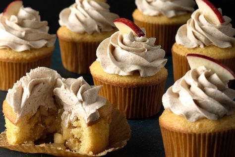 Need something sweet with all your favorite fall flavors? Try these delicious autumnal cupcake recipes. Fall Cupcakes Recipes, Apple Pie Cupcakes, Pumpkin Chip, Salted Caramel Cupcakes, Apple Cupcakes, Potluck Desserts, Caramel Cupcakes, Fall Cupcakes, Cupcake Flavors