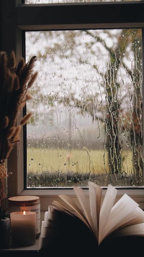 Rainy Day Photography, Rainy Window, Fesyen Islam, Cozy Rainy Day, Rainy Day Aesthetic, I Love Rain, Rain Wallpapers, Video Nature, Clipuri Video